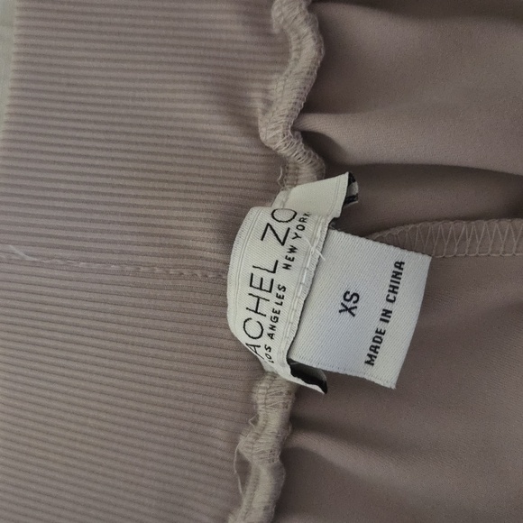 Rachel Zoe Pull On Shorrs With Pockets Like NEW - Picture 4 of 5